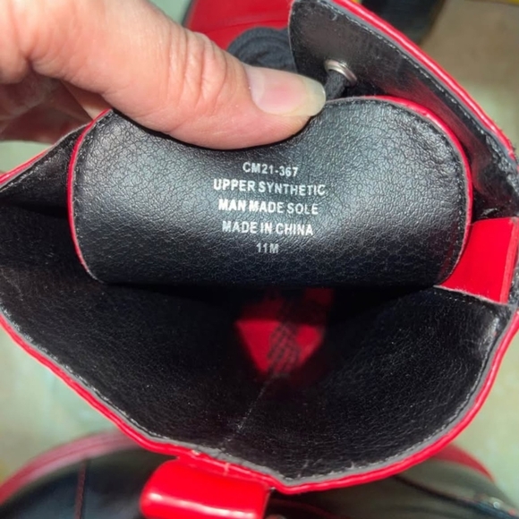 MISMATCHED BOOTS - Picture 3 of 6